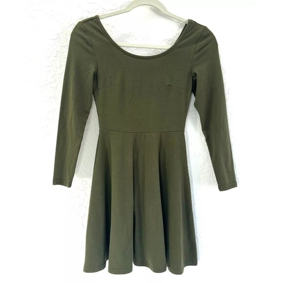 Womens Charlotte Russe Olive Green Long Sleeve Skater Flowy Dress XSmall - Picture 1 of 8